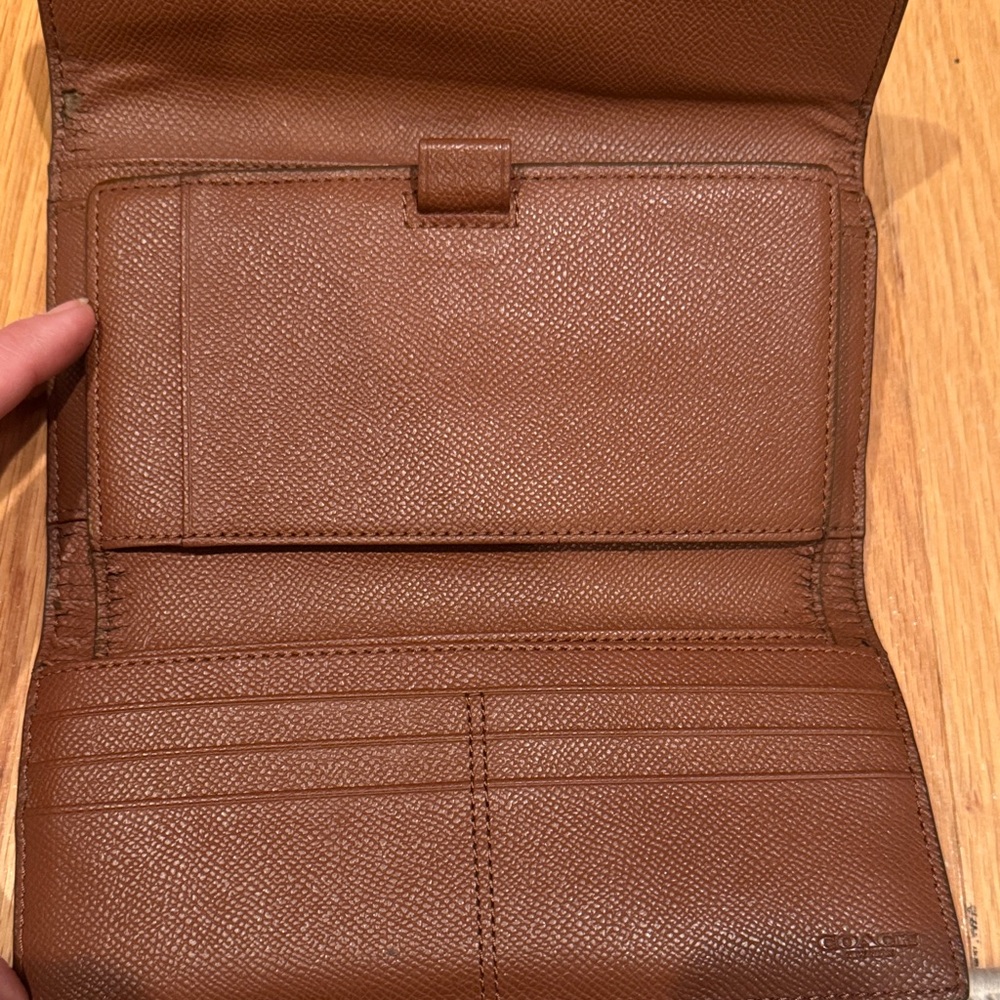 Coach Tan Signature Pattern Wallet - Picture 3 of 4